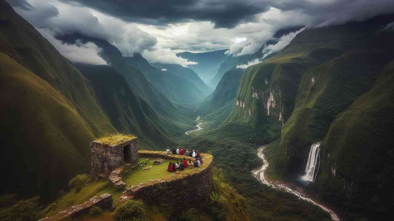 Rajmachi fort information in Marathi